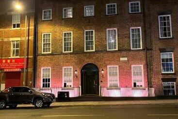 هتل آپارتمان Duke Street Townhouse