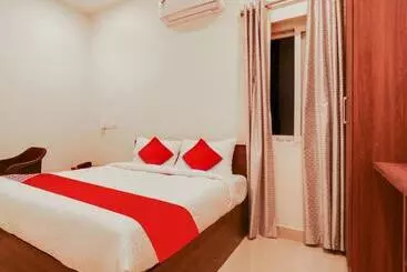 Hotel Oyo Sree Navya Grand