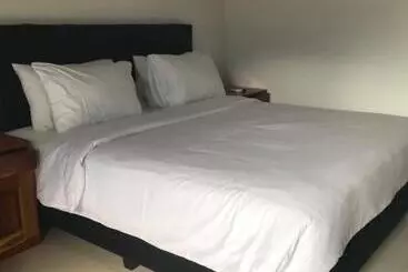 ホテル Pohon Purba Resort & Restaurant