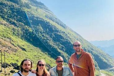 تختخواب و صبحانه Strawberry House , Tour & Motorbikes Rentel