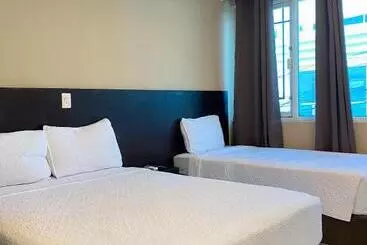 Hotelli Holiday Sai