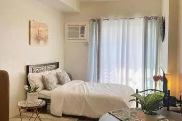 ホテル Serenity Stay Condo At 5th Floor The Loop Tower Limketkai Center Lucky 11