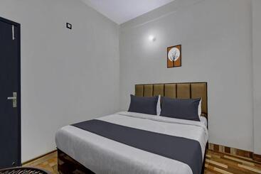 Oyo Hotel Super Dream