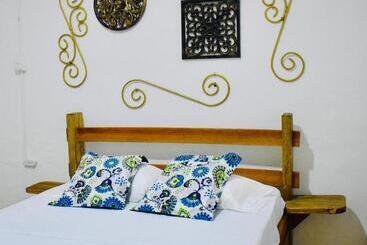 Pensjonat Hostal Arbol Cafe Caicedonia