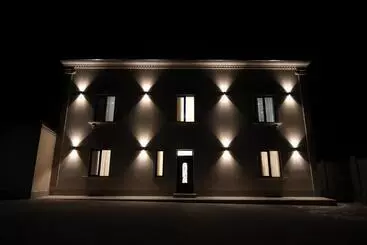 ホテル Louvre Home
