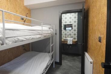 هتل Mansel House   Family Rooms   By Tifa Stays