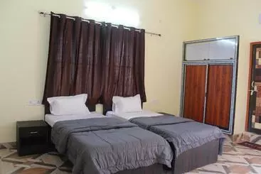 Pension Neerja Guest House