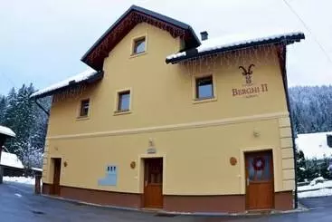 Berghi Hotel And Apartments