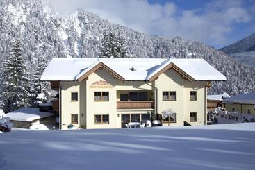 בית מלון כפרי Kinigadner Appartements