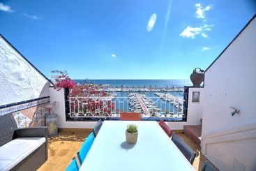 호텔 The Moonlight Sea View