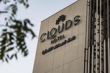 فندق كلاودز Clouds