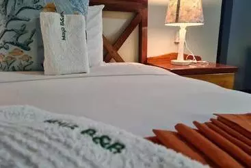 تختخواب و صبحانه Maya Bnb