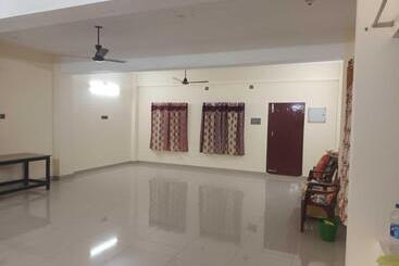 Hotel Oyo Sri Vinayaga Residency