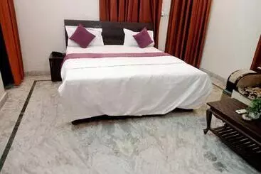 Oyo Flagship Hotel Sk Grand