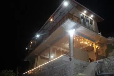 リゾートホテル Pyare Cafe Cottages And Tents