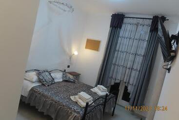 پانسیون Amici Holidey Camera Stazione