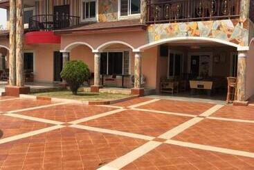 Royal Kamak Hotel Tema