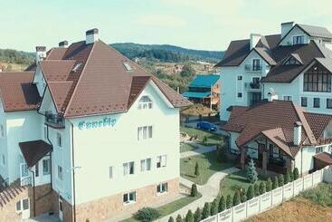 هاستل вілла синевір