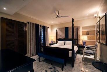 Hotel The Manor House Kolkata