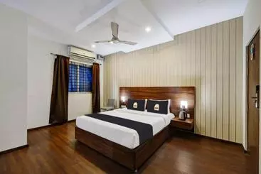 Hotel Townhouse Oak Passport Inn