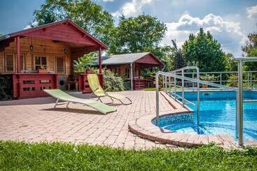 פנסיון Dunai Gyöngy Vendégház