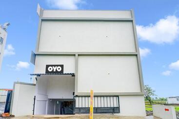 Spot On Hotel Shree Samarth Lodging