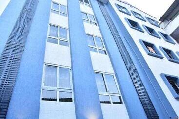 Hotel Grand Meridian Near Airpor