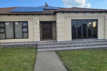 פנסיון M & N Guest House