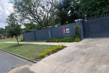 پانسیون Ubuntu Lifestyle Estate