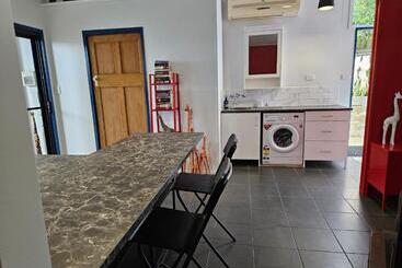 Пансион Linger On Logan