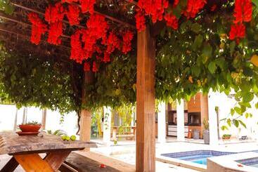 פנסיון Mansão Ideal