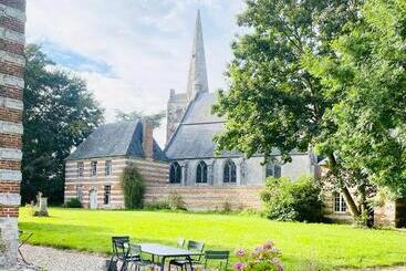 پانسیون Relais De Chasse Du Château  à 10 Minutes De La Plage Des Petites Dalles  30 D Etretat Et De Veules