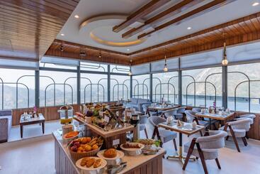 Hotel Regenta Place Morni Hills Panchkula