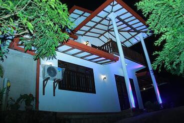 بنسيون Suzzi Villa