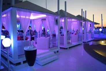 هتل آپارتمان Pola Costa Beach Hotel Apts   Adults Only