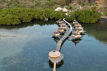 Lomakeskus Menjaga Bay