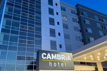 Cambria Hotel Niagara Falls