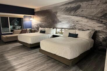 Cambria Hotel Niagara Falls