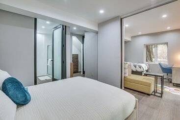 Сельский дом Modern Arrowbear Lake Cabin W/ Tree Lined Views!