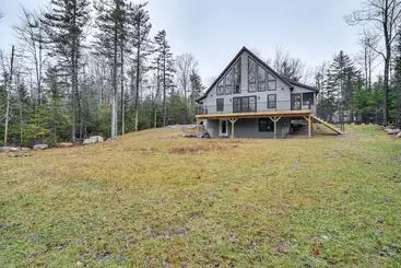 コテージ Mountain View Bethel Cabin: Game Room & Deck