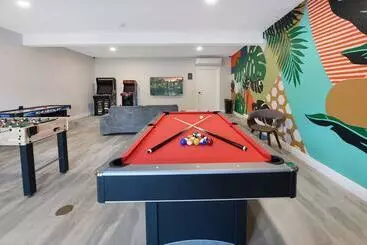 Palm Cove Motel