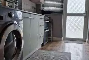 Résidence hôtelière 2 Bed Annex Sleeps 6, 7 Min Drive From The Beach!