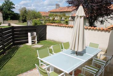 منتجع Manoir De Longeveau