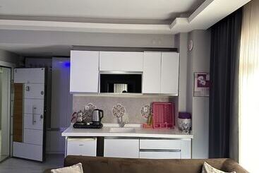 アパートホテル Zirve Suit Rezidans