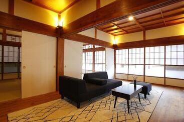 Hotel Kominkayado Loof Sakanoie