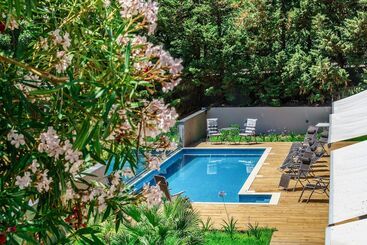 פנסיון Oasis Life