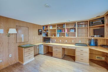 کلبه Family Friendly Stateline Home: Close To Trails!