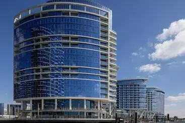 Hilton Dubai Creek Hotel & Residences