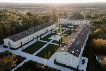 Отель Château Gassies