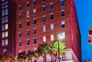 בית מלון כפרי The Maverick, Powered By Placemakr   River Walk